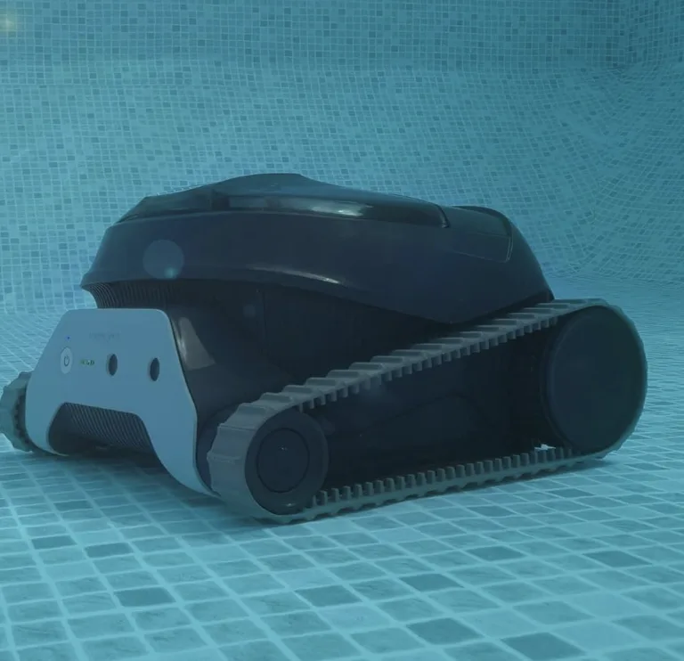 Robot sur paroi verticale et navigation CleverClean