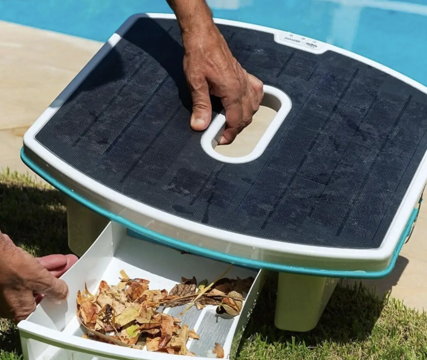 Panneau solaire intégré du Dolphin Skimmi